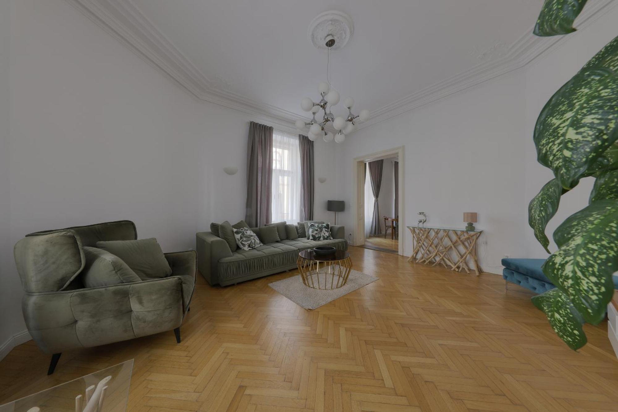 Beautiful Condo At The Old Town Братислава Экстерьер фото
