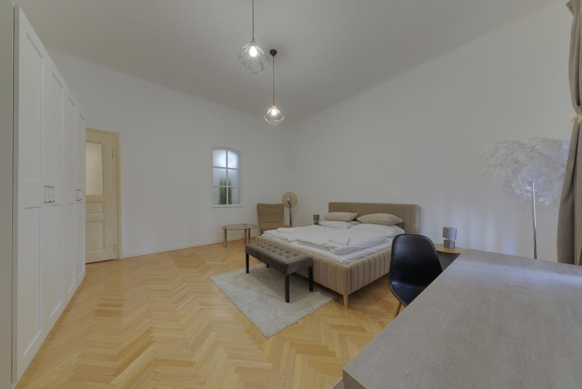 Beautiful Condo At The Old Town Братислава Экстерьер фото