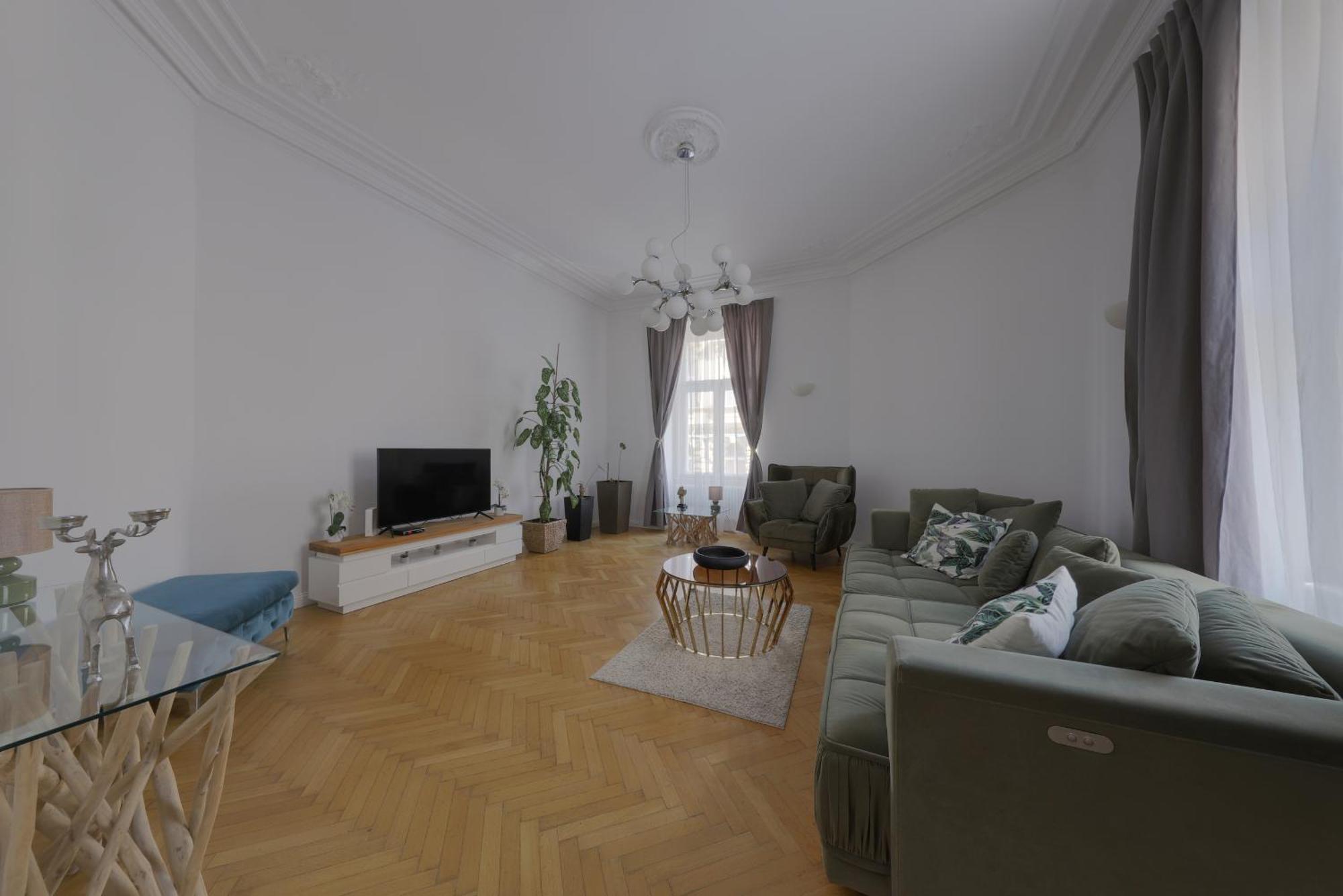 Beautiful Condo At The Old Town Братислава Экстерьер фото