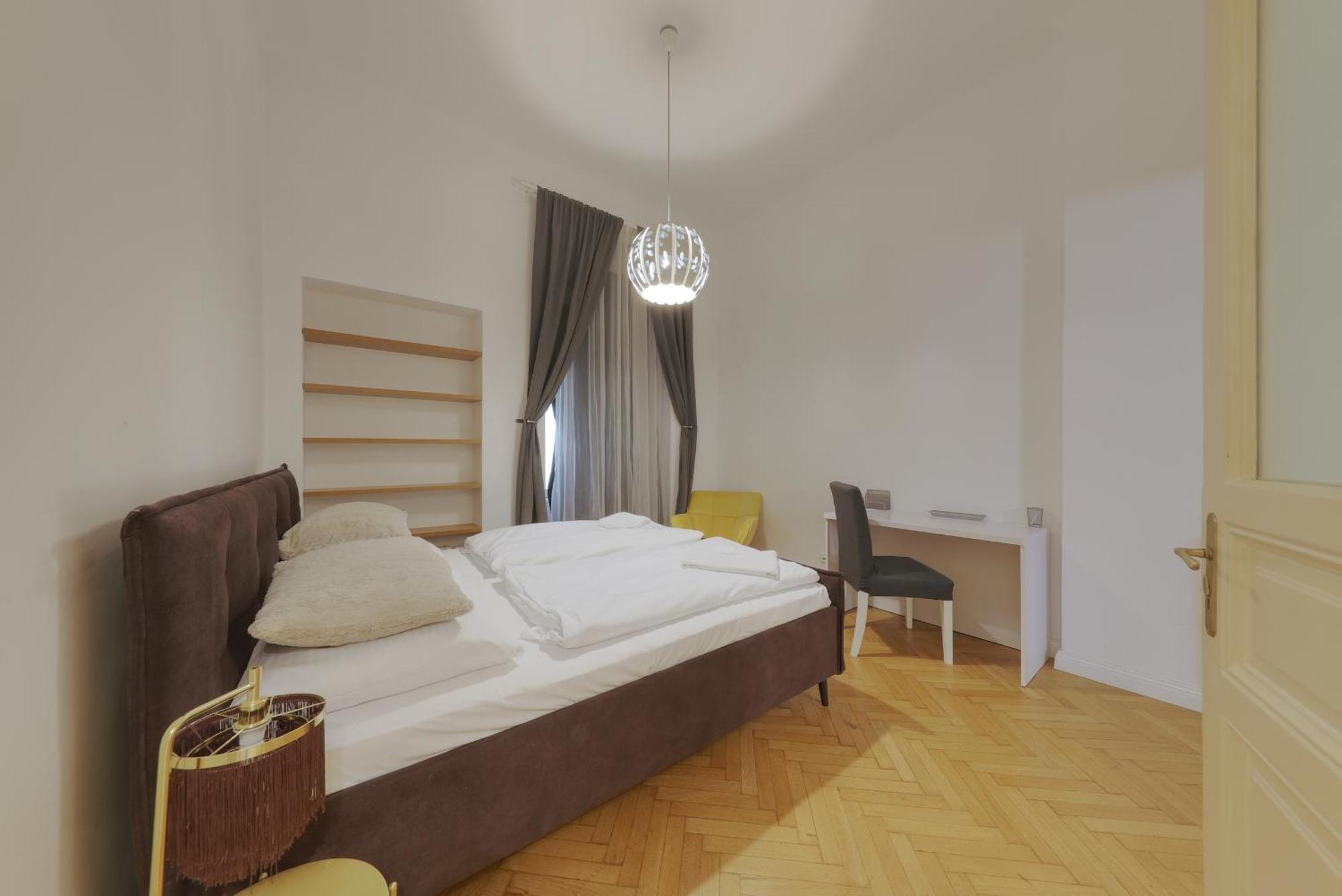 Beautiful Condo At The Old Town Братислава Экстерьер фото